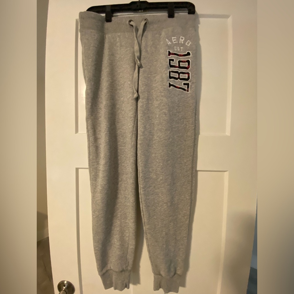 Aero sweatpants small